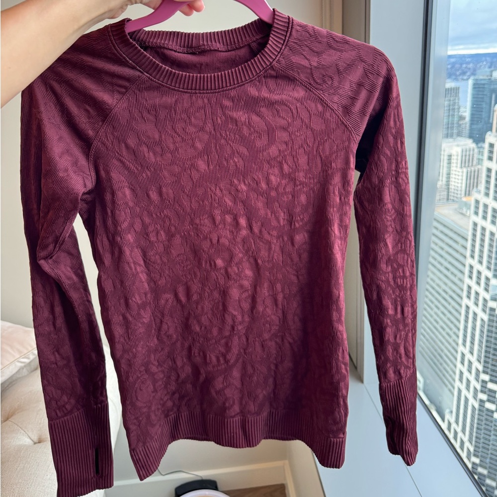 Maroon Lulu lemon top. Limited edition. Size 6.
